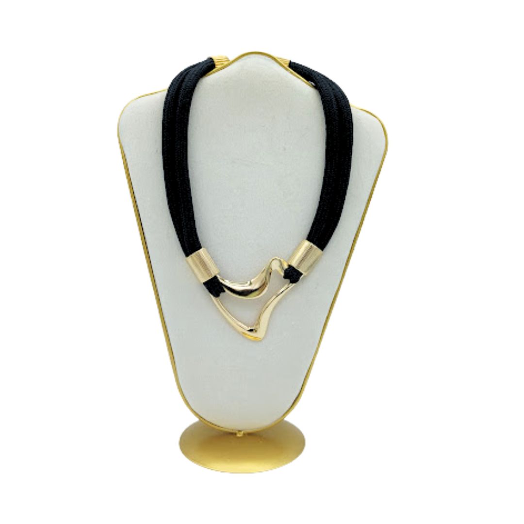 Colar Preto de Dourado