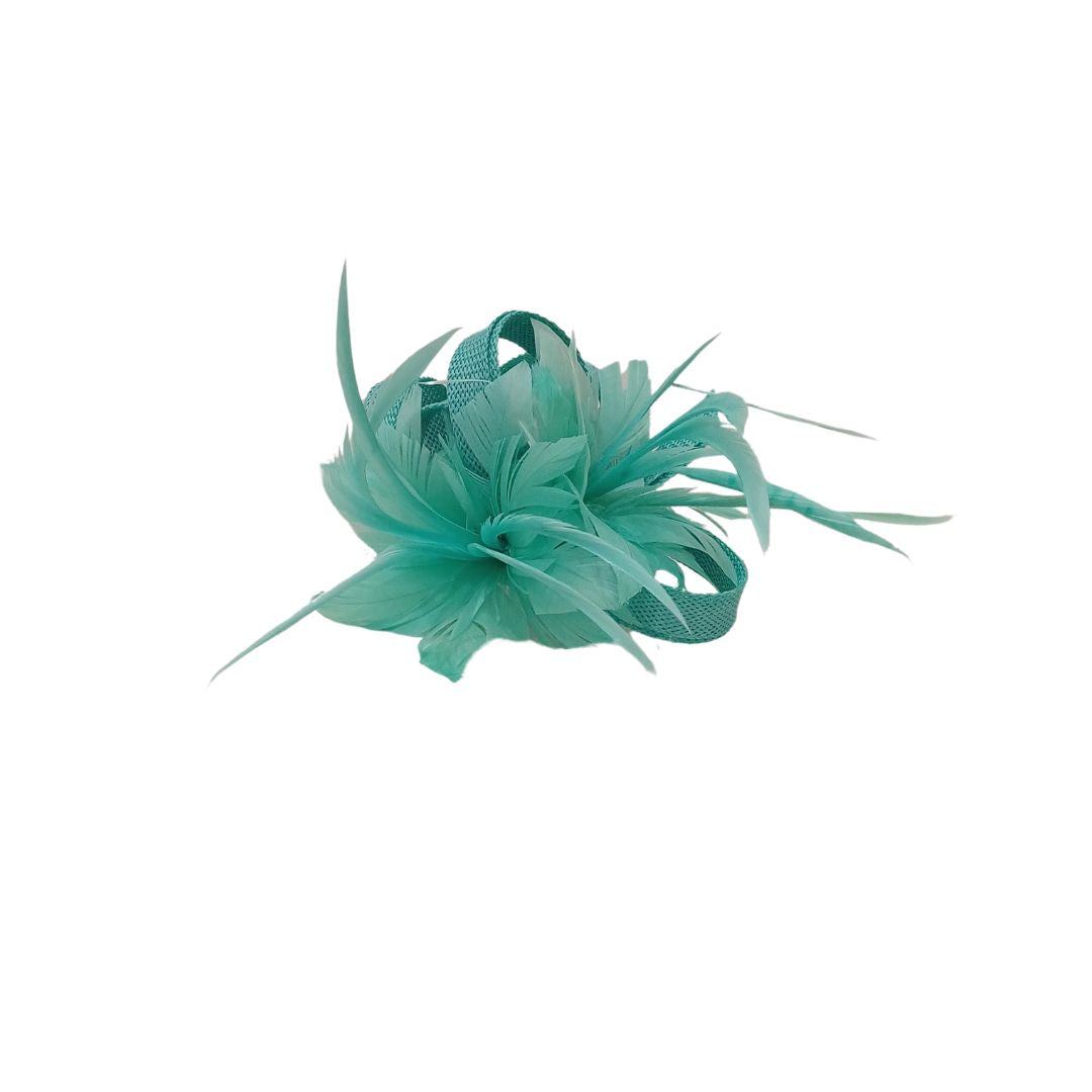Alfinete floral com pena verde água