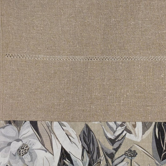 Caminho de mesa em linho com barra floral1
