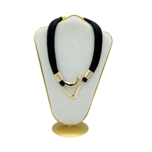 Colar Preto de Dourado