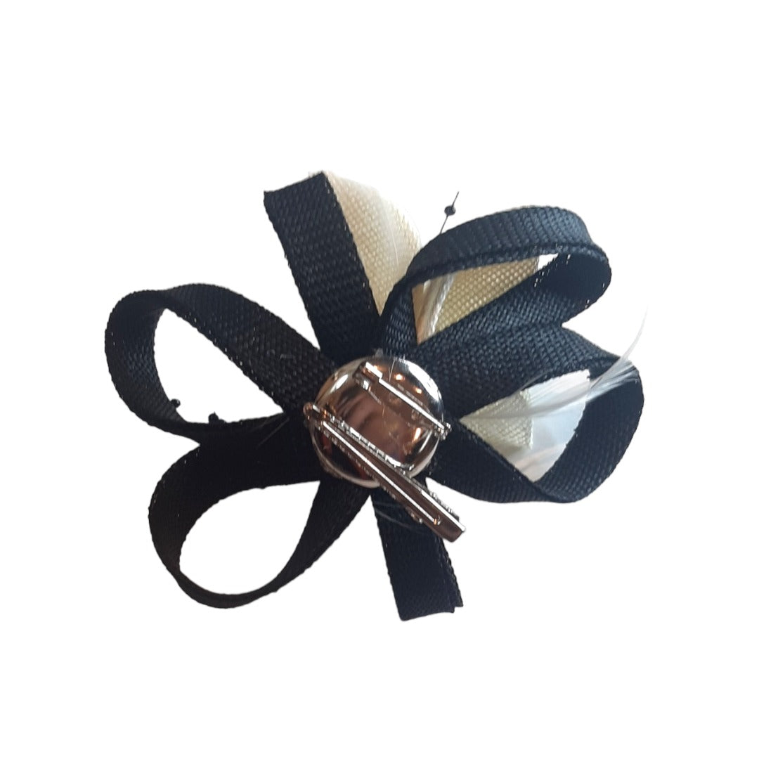 Alfinete floral Preto e Branco