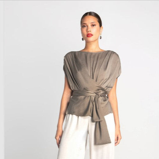 Blusa Moutaki com Laço Frontal em Tecido Fluído-várias cores