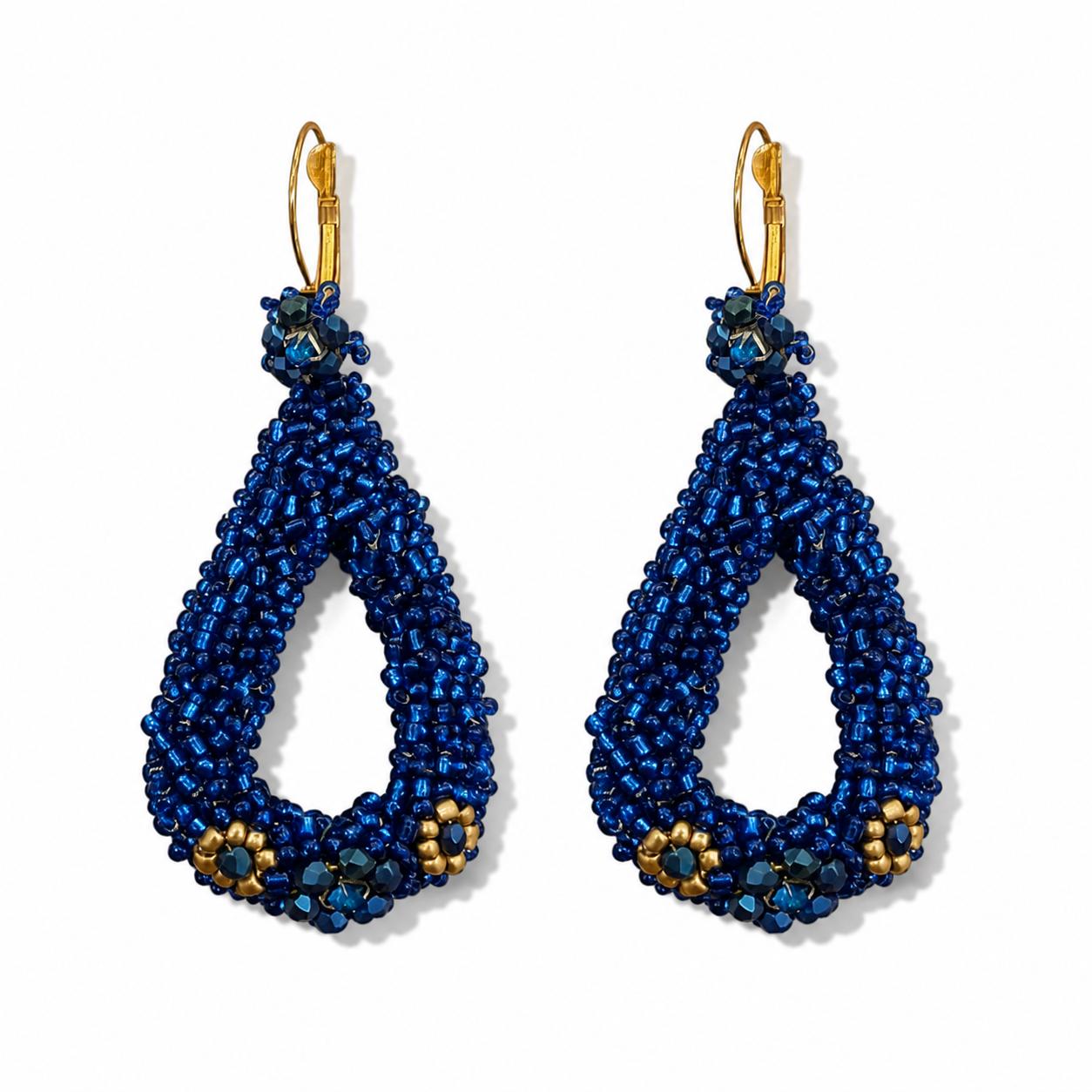 Brincos artesanais Iluztro-missangas azuis e cristais – modelo Deep Blue exclusivo