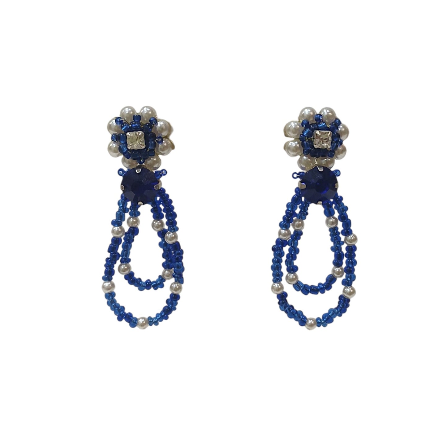 Brincos artesanais Iluztro- pérolas e azul royal – modelo aro duplo exclusivo
