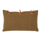 Capa para almofada com laços de couro