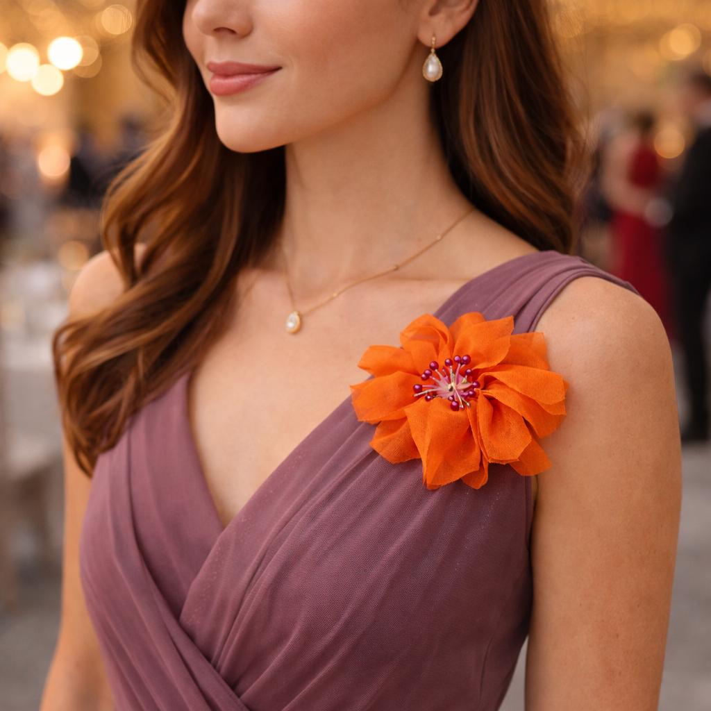 Alfinete Latido em viscose laranja em forma de flor