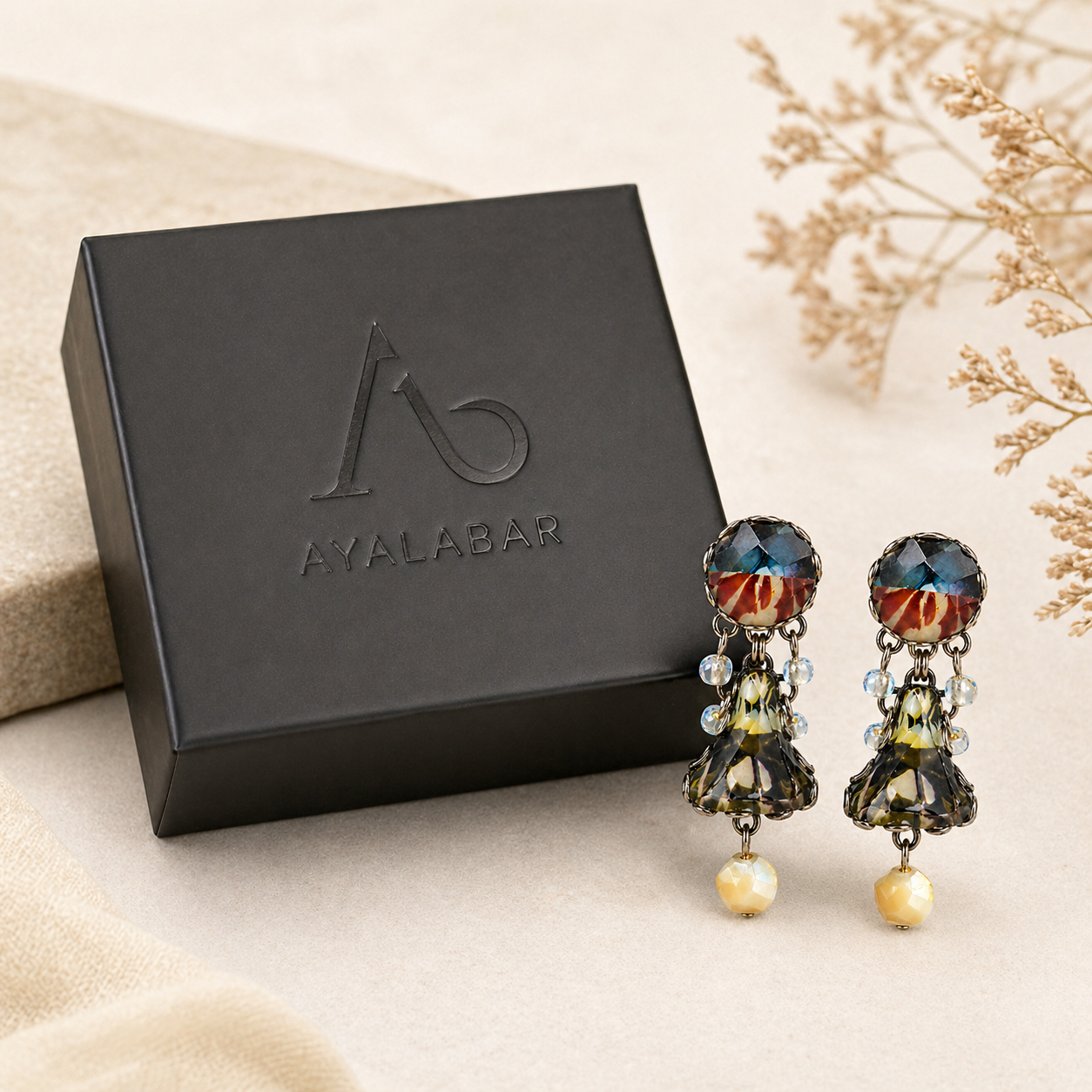 Brincos Ayala Bar com Cristais Azul, verde e Pérola Creme