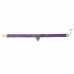 Choker Iluztro em veludo lilás com pendente – gargantilha artesanal com missangas bordadas