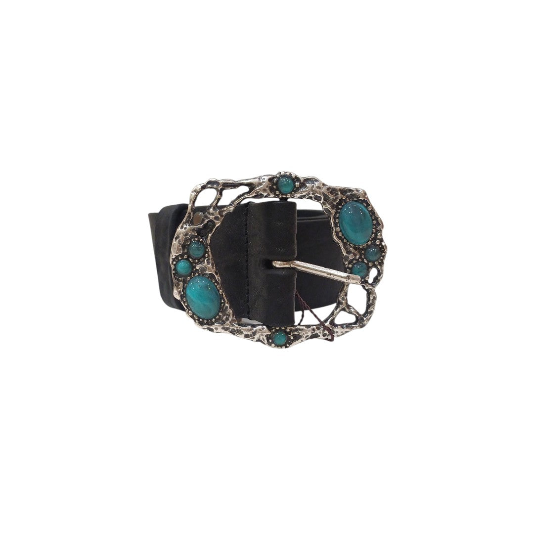 Cinto de pele preta com fivela de pedras turquesa