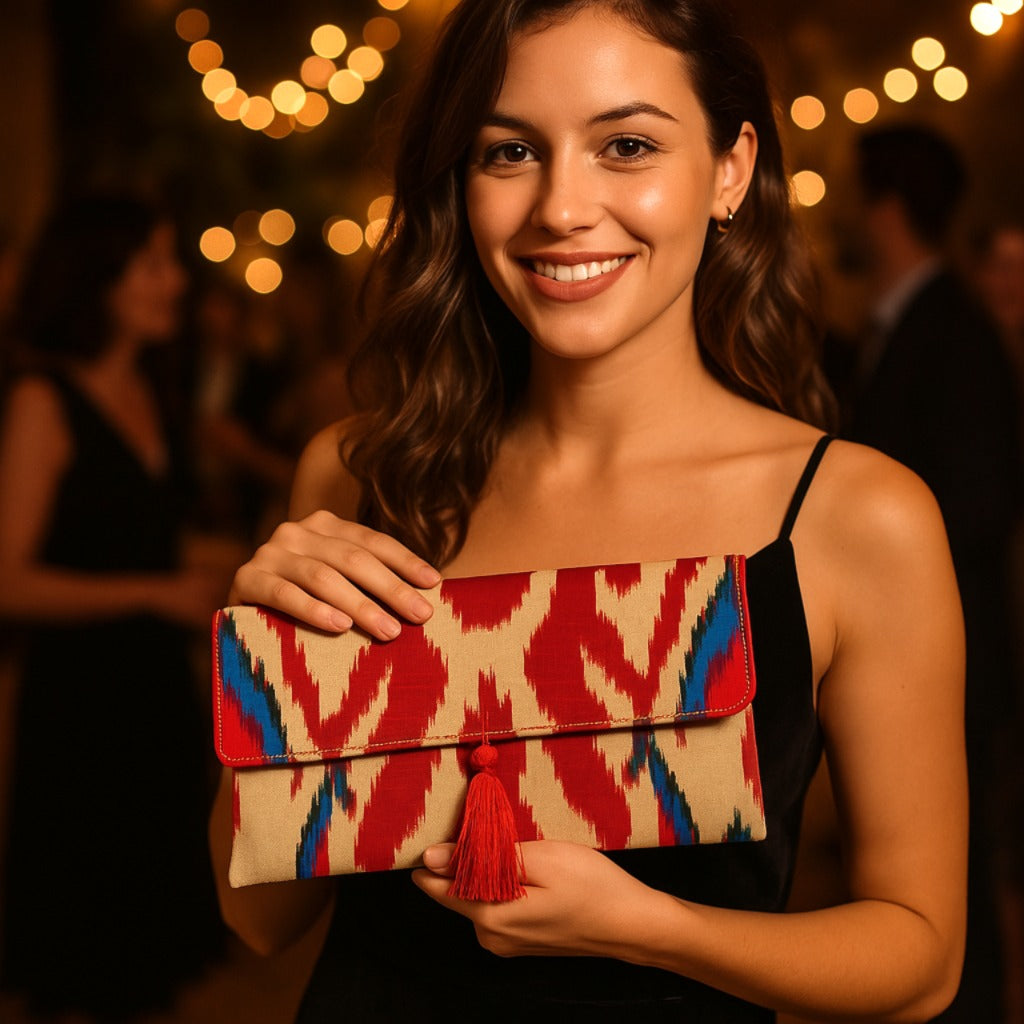 Clutch Artesanal Ikat Encarnado e Turquesa