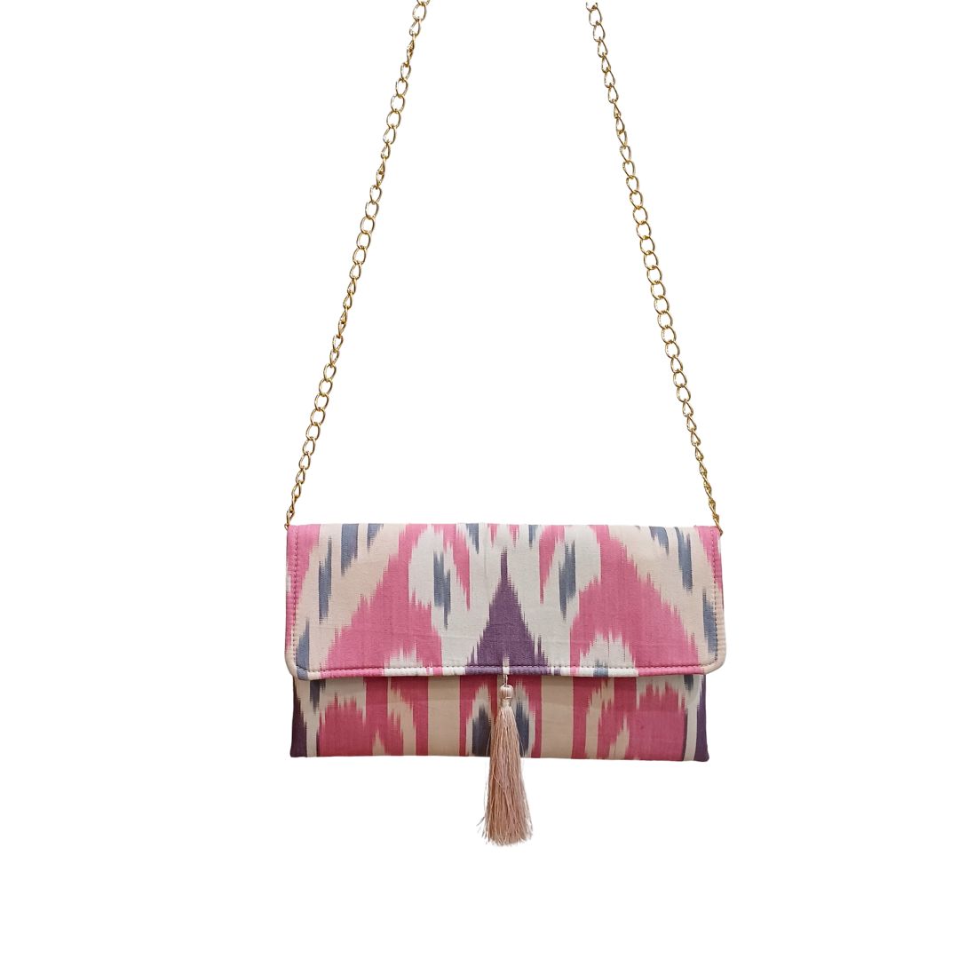 Clutch artesanal Ikat Rosa e bege