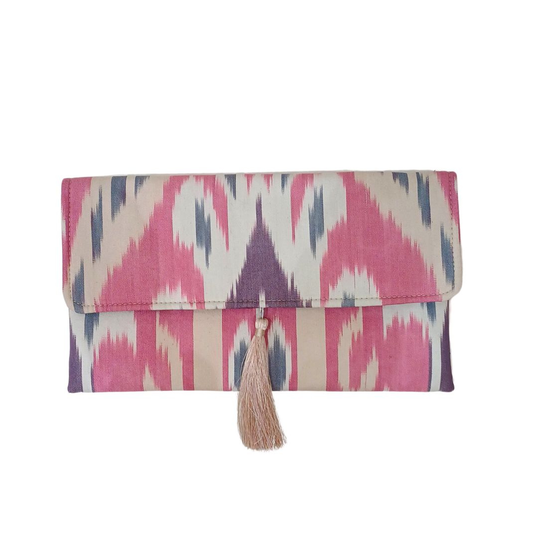 Clutch artesanal Ikat Rosa e bege3