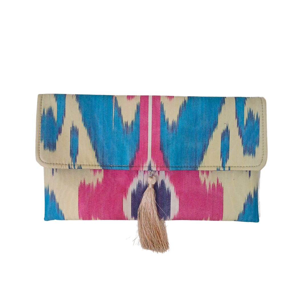 Clutch artesanal Ikat Rosa e turquesa