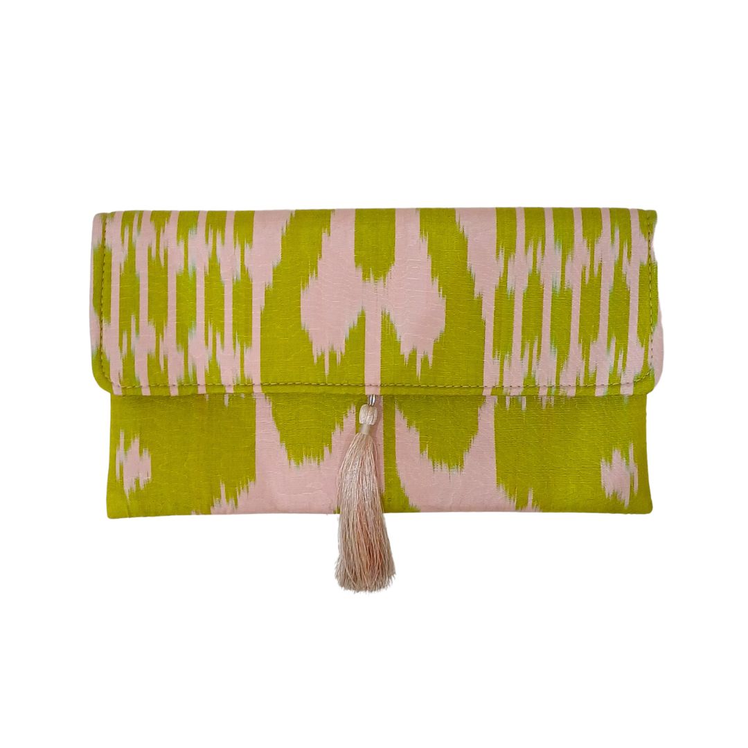 Clutch artesanal Ikat Verde e Rosa