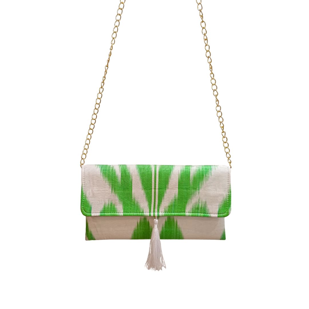 Clutch artesanal Ikat verde e branco