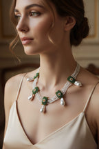 Colar artesanal Iluztro com pérolas grandes e flores verdes – colar de festa exclusivo