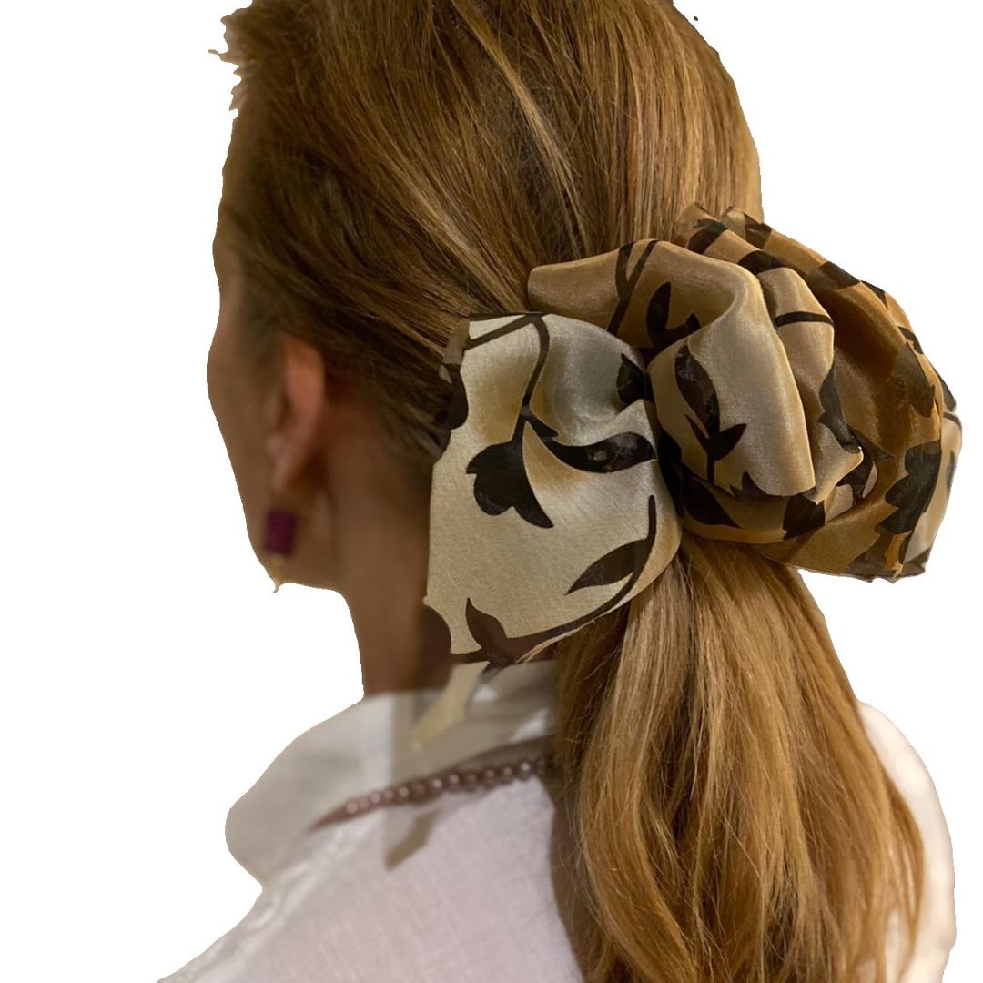 Gancho bege de seda estampada1