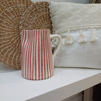 Jarro de cerâmica artesanal