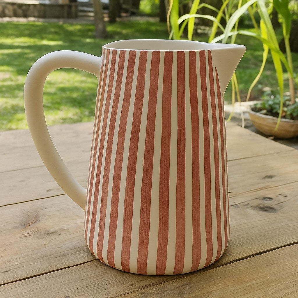 Jarro de cerâmica artesanal