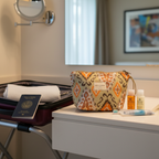 Necessaire DelaMur Estampado Bege e Laranja | Bolsa Cosmética Feminina com Fecho