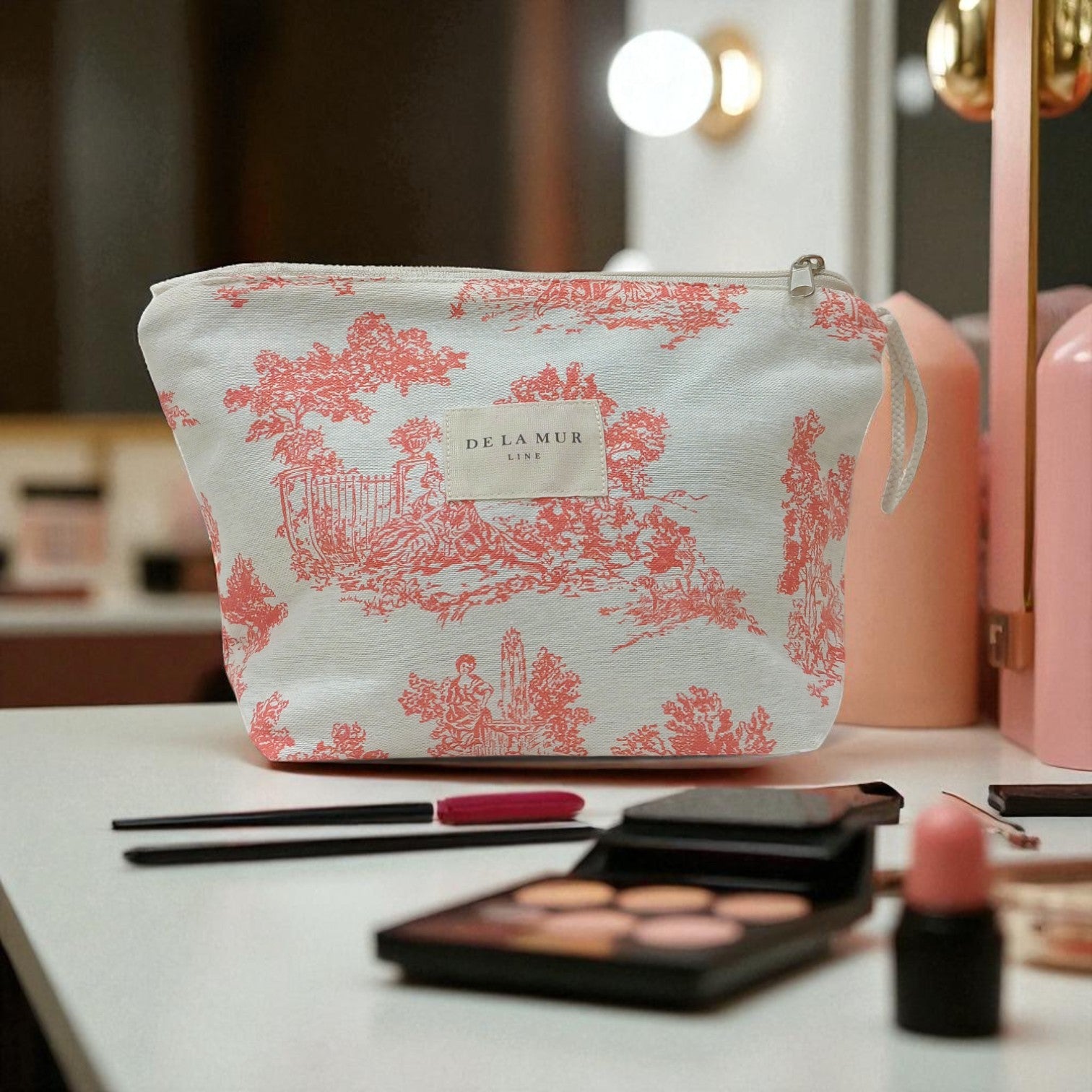 Necessaire DelaMur Estampado Toile de Jouy Coral | Bolsa Cosmética Feminina com Fecho