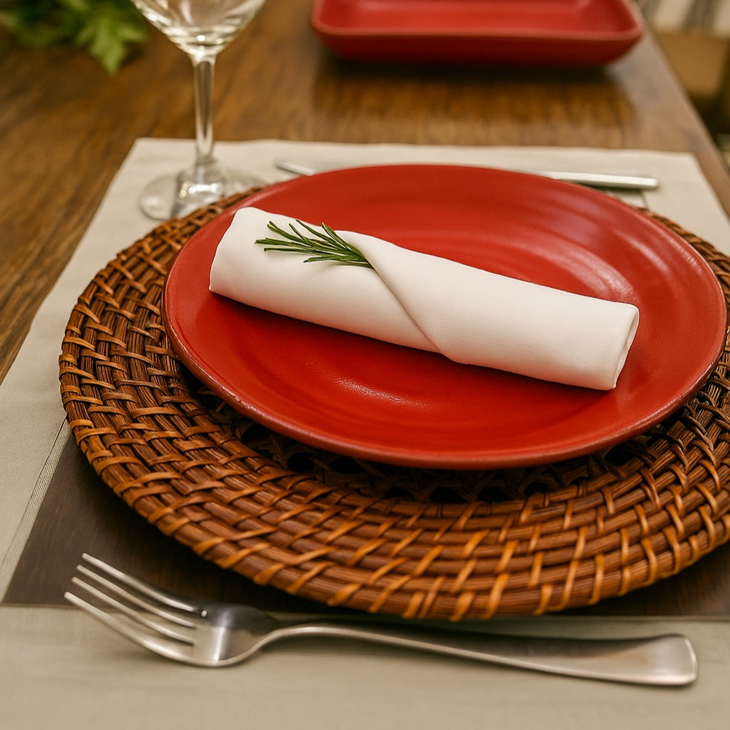 Prato “Chama” em Cerâmica Vidrada Vermelha