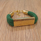 Pulseira feminina artesanal em cordão verde