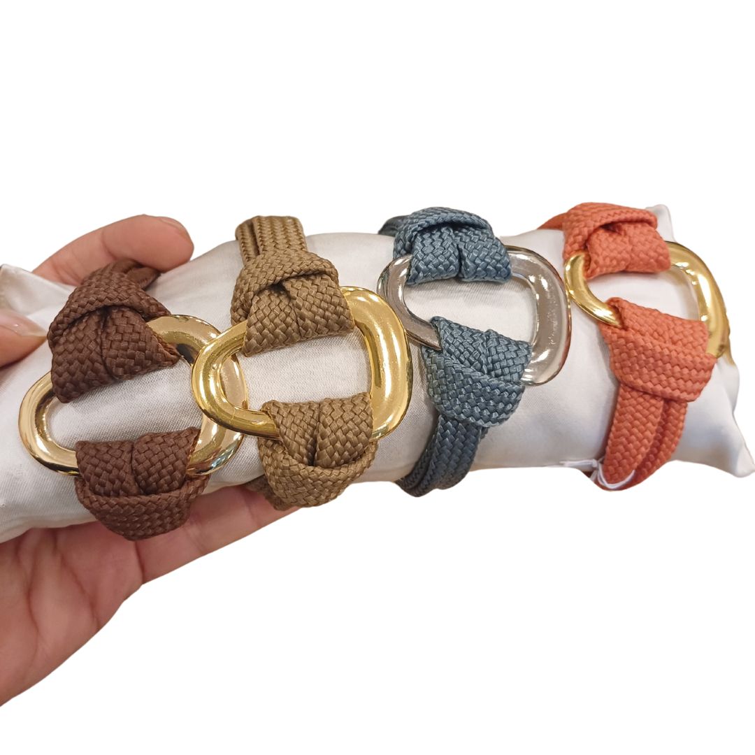 Pulseira feminina com cordão- Artesanal e exclusiva
