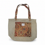 Saco de Ráfia DelaMur – Mala Tote Bege com Bolso Frontal Estampado