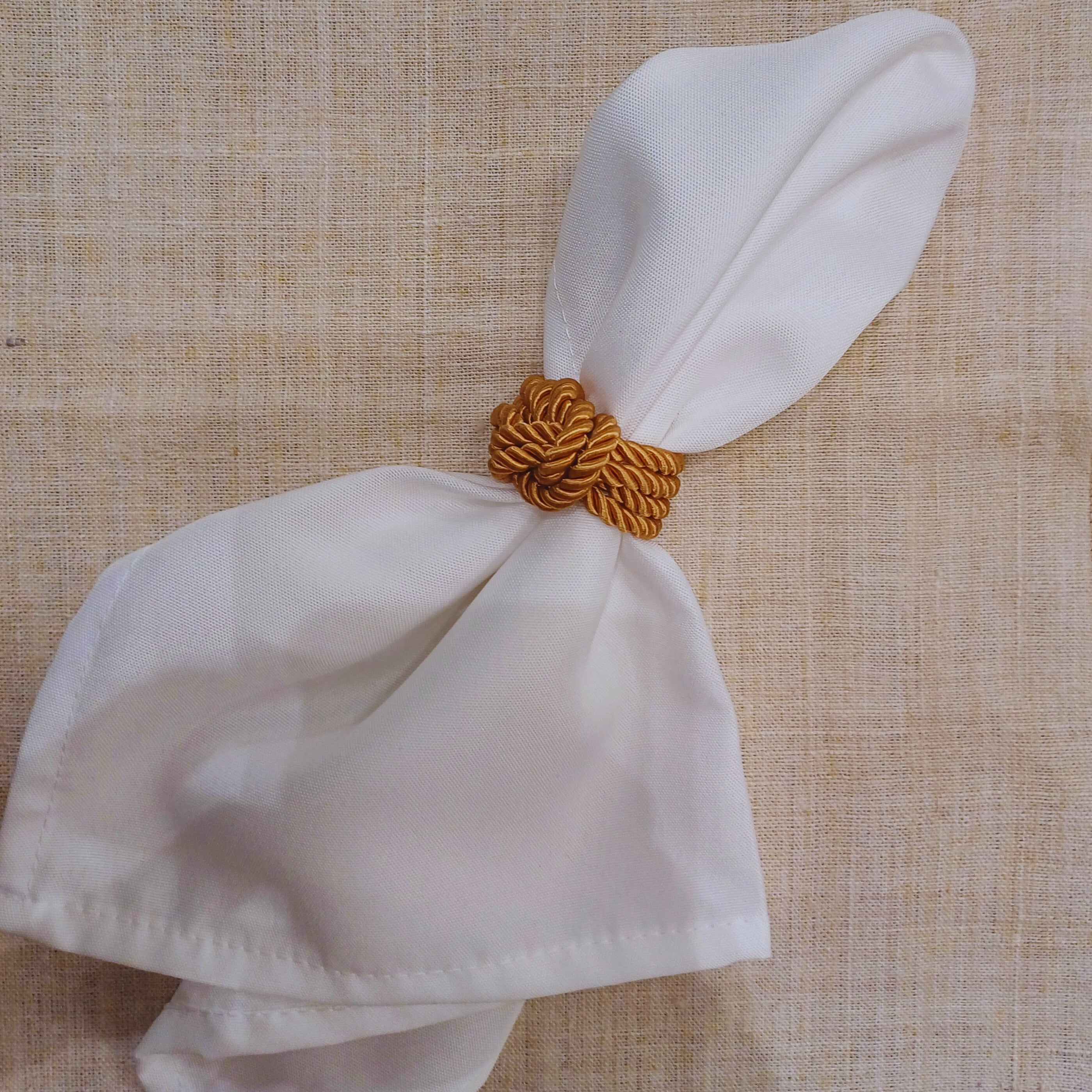 Pack de argolas de guardanapo em cordão de seda-Ouro