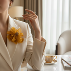 Lifestyle - Flor Amarela Elegante